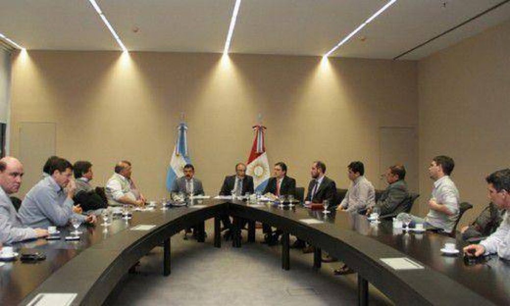 Provincia anunci� garrafas y apoyo a industrias
