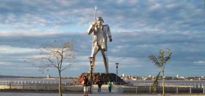 En Posadas habilitaron el acceso y paseo a la isla del monumento a Andresito