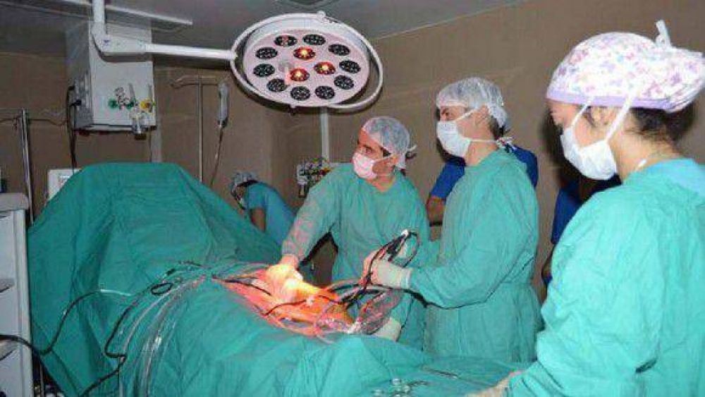 Lo operaron con �xito y despu�s de cinco horas se fue a su casa