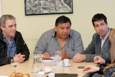 Petroleros, ministros y diputados expresaron su rechazo al proyecto de nueva ley de hidrocarburos