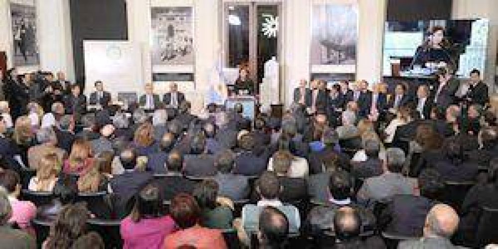 Naci�n firm� la licitaci�n de obras del Gasoducto del NEA que beneficiar� a 16 localidades formose�as