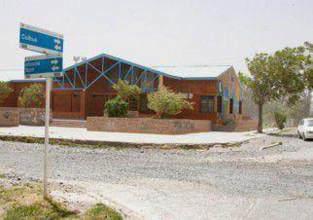 Por falta de porteros, llevan 11 d�as sin clases 
