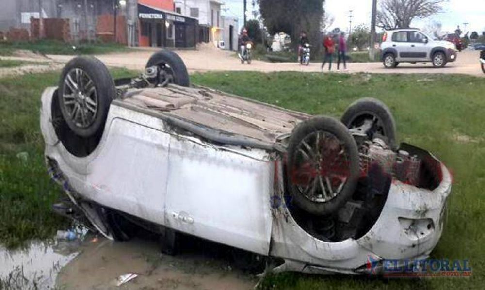 Muri� un polic�a al despistar y volcar el autom�vil que conduc�a por la Ruta 5
