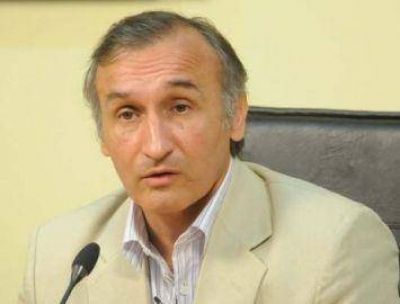 Soto: �Las clases se dictan con normalidad, solo dos sindicatos docentes son los que presionan a la comunidad educativa�