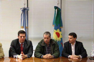 Se inicia un plan de forestaci�n en la Autopista Buenos Aires-La Plata
