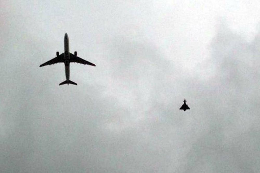 Un avi�n es obligado a aterrizar en Manchester por amenaza de bomba