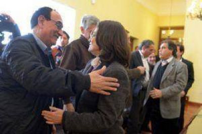 Luc�a destin� un mill�n de pesos a la producci�n de nuez