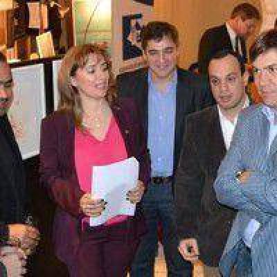 Zdero resalt� las fortalezas culturales de Resistencia ante gastron�micos de la regi�n