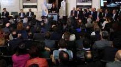 Insfran asiste al lanzamiento de licitaciones para el gasoducto y el Hac