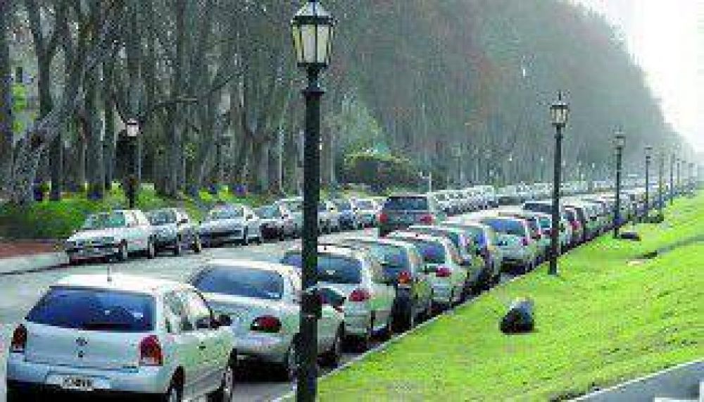 Buscan paliar falta de espacio para estacionar durante recitales