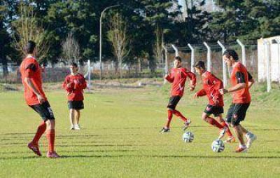 No habr�a cambios en la formaci�n de Douglas para debutar ante San Mart�n