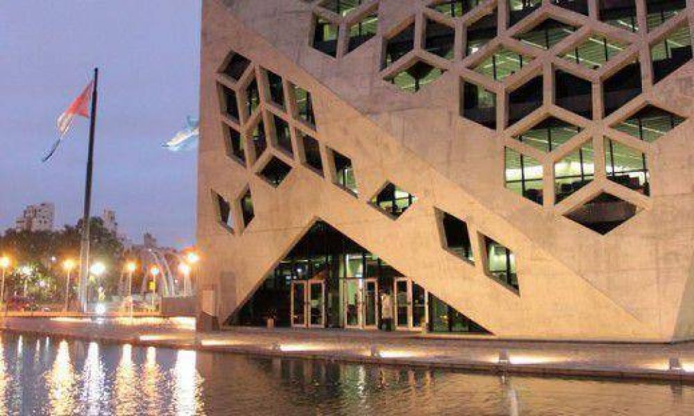 Proyecto de nuevo escalaf�n para empleados p�blicos trae pol�mica y rechazo por la UPS