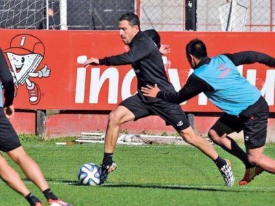 Newell's ajusta todos los detalles para ir a la Boca en un debut exigente