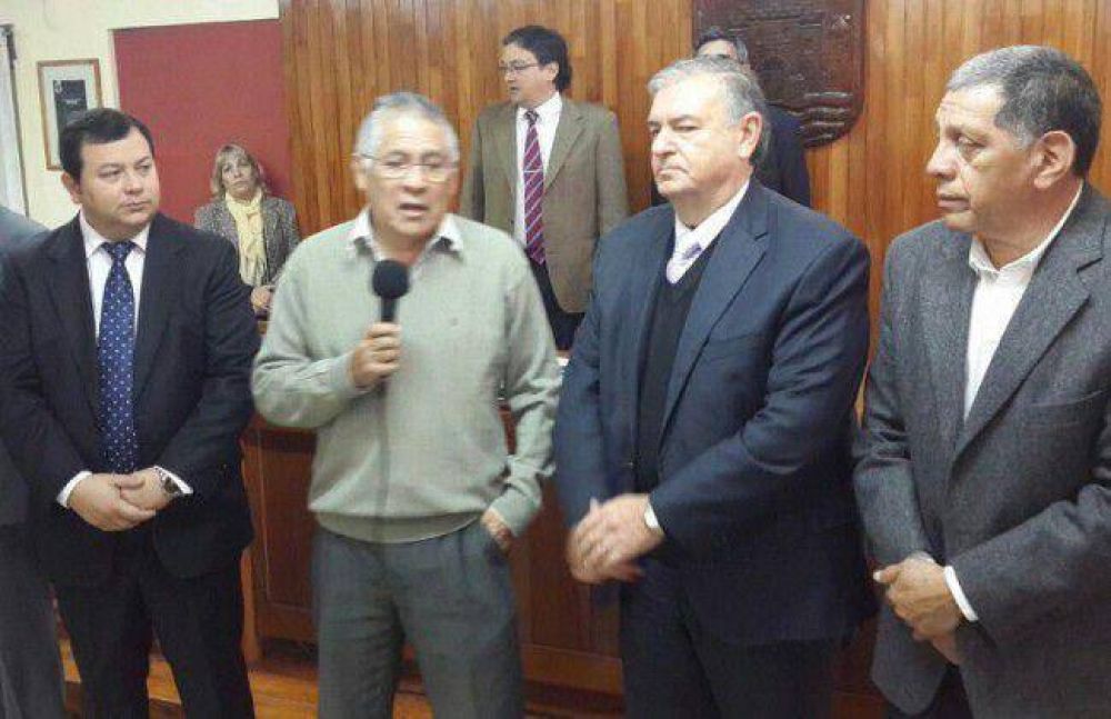 Emotivo homenaje a Cacho Banegas en el HCD Capitalino