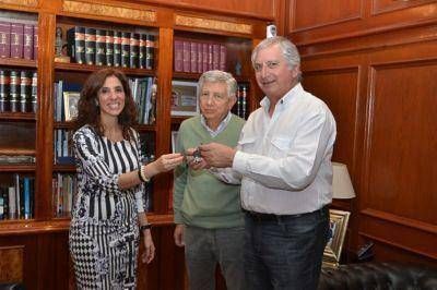 Agencia de Desarrollo de A�atuya recibi� un cami�n para el transporte de agua