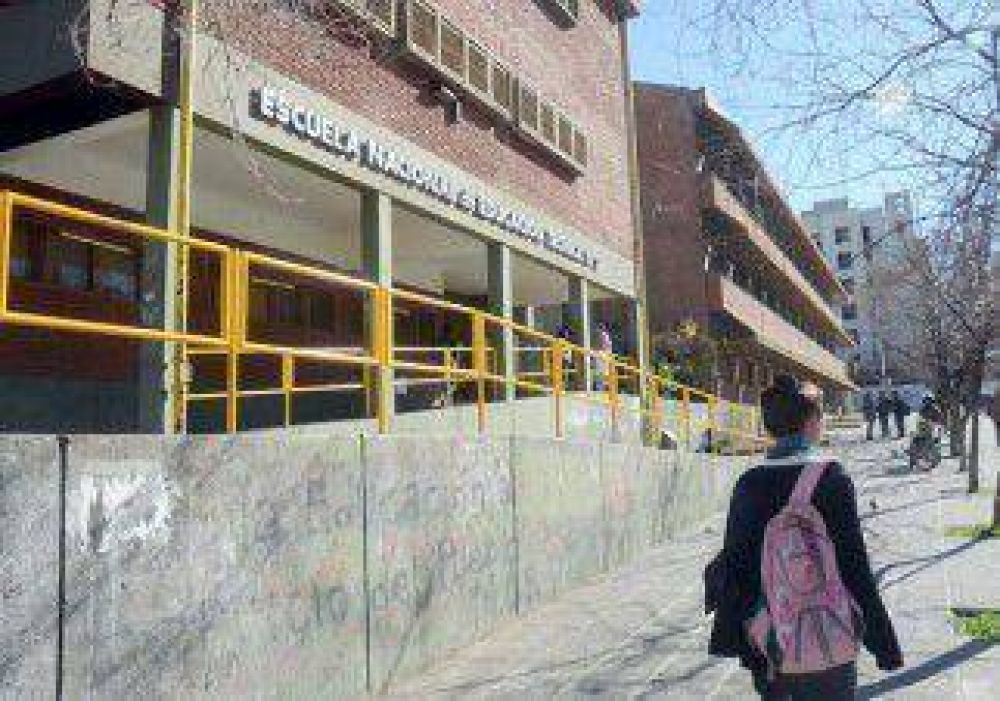 Alarma por ola de robos a estudiantes de la EPET 14 