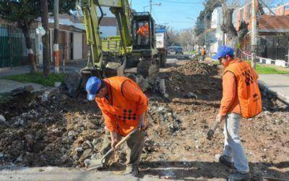 Katopodis recorri� nuevas obras de bacheo en San Andr�s y Ballester