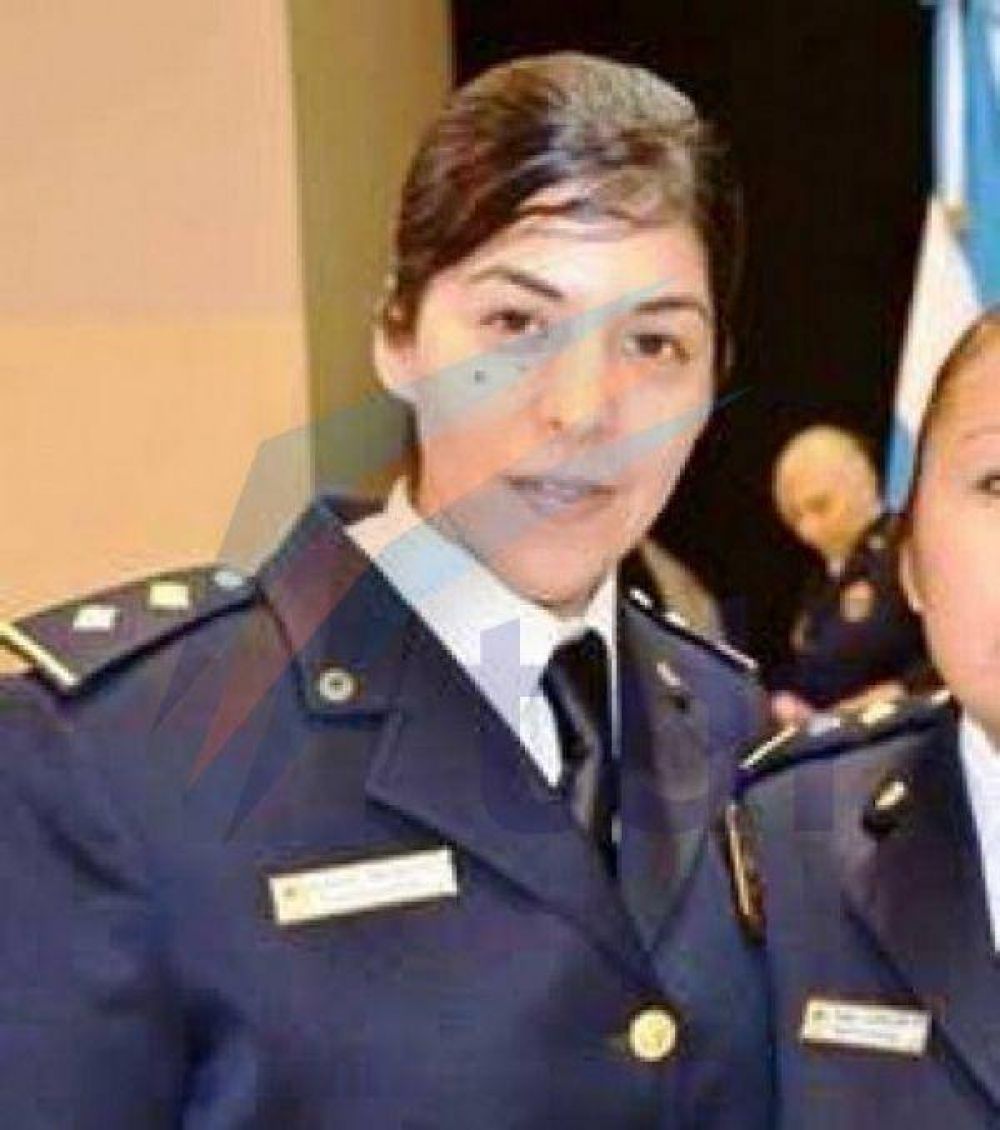 Falleci� la polic�a que se dispar� a la cabeza 