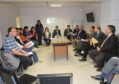 Trabajo dice que no dict� la conciliaci�n obligatoria, y contin�a el paro docente en la UNT