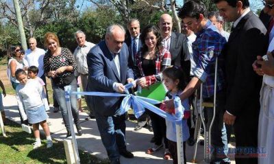 Entregaron 10 viviendas en Santa Ana y anunciaron la construcci�n de otras 30