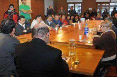 Gremios endurecen su postura contra el gobierno de Fellner: el Frente Estatal de Jujuy ratific� paro hasta cobrar sueldos