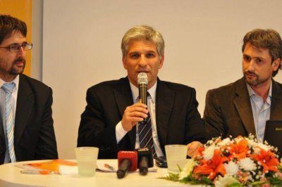 Poggi: �La llama del emprendedurismo debe encenderse en todas las escuelas�