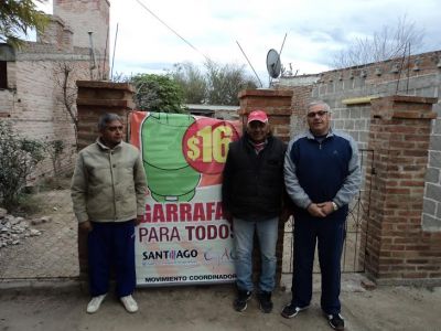 Contin�a la entrega de garrafas Sociales en la ciudad de La Banda