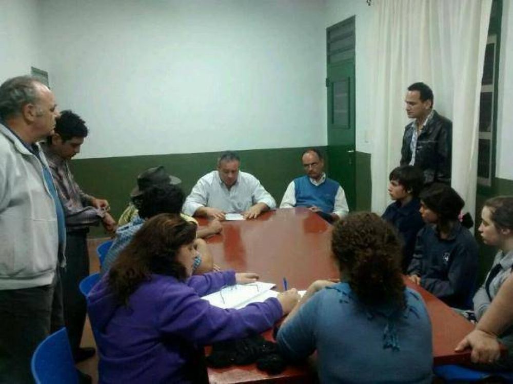 No hubo acuerdo y continuar� la toma de la Epet 3 de Ober�