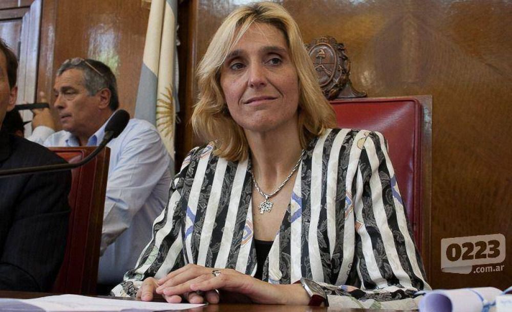 Baragiola desminti� anomal�as en su carnet y pide que Alveolite aclare