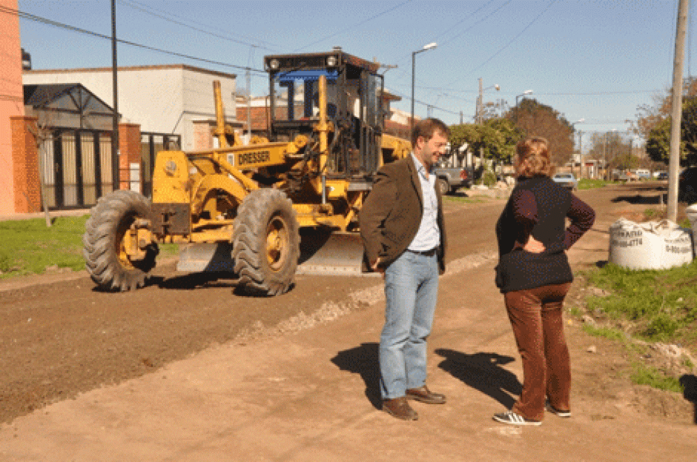 Contin�an los trabajos de reparaci�n de calles con piedra 