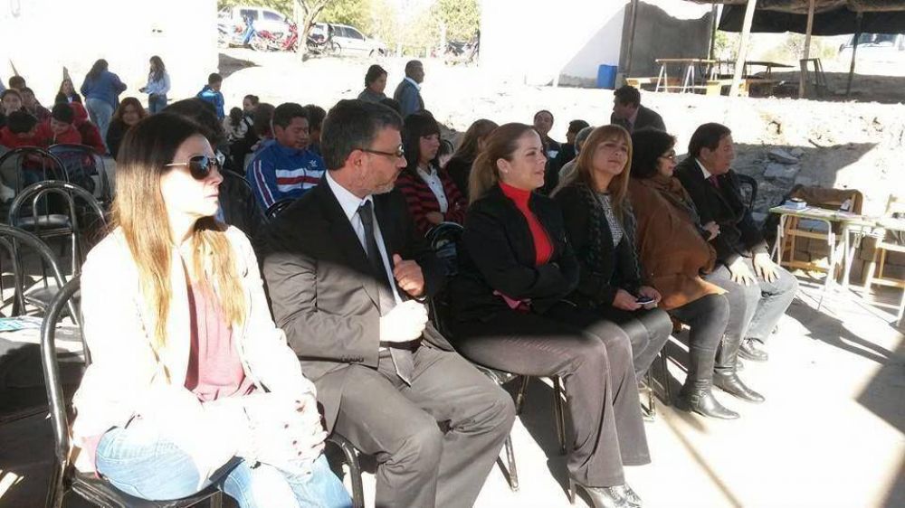 Colectividad Boliviana celebr� el d�a de la independencia boliviana