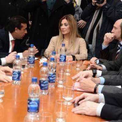 El acuerdo entre Scioli y los docentes genera m�s dudas que certezas