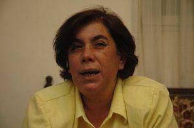 Camus inst� a seguir buscando al hijo de un desaparecido de San Juan