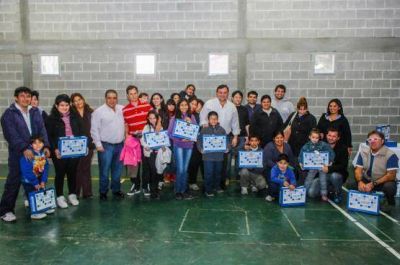 Belloni participo de la entrega de Netbook del Programa Conectar Igualdad