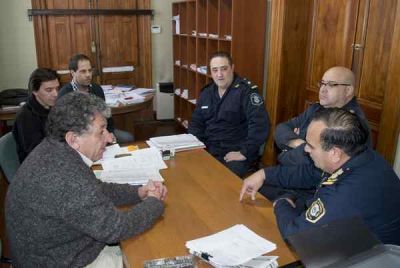 REUNI�N CON AUTORIDADES POLICIALES