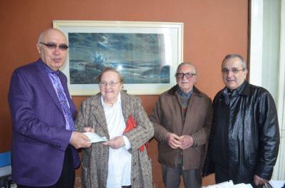 Gorosito entreg� $ 15.000 a la Biblioteca Mitre para gastos de funcionamiento.