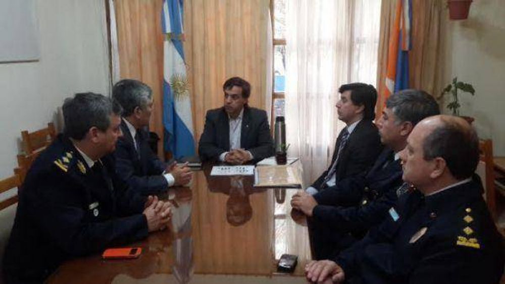 El Gobierno brind� un fuerte respaldo pol�tico a la Polic�a 