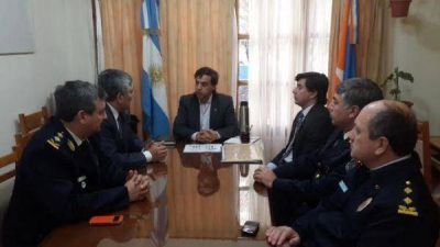 El Gobierno brind� un fuerte respaldo pol�tico a la Polic�a 