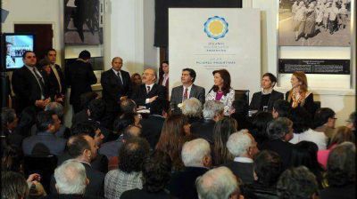 Cristina anunci� un plan para renovar la flota de los colectivos de corta distancia