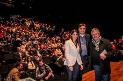 Manino Iriart adelant� la llegada de los Reyes: entreg� ayuda por m�s de $1.300.000 a un centenar de entidades marplatenses