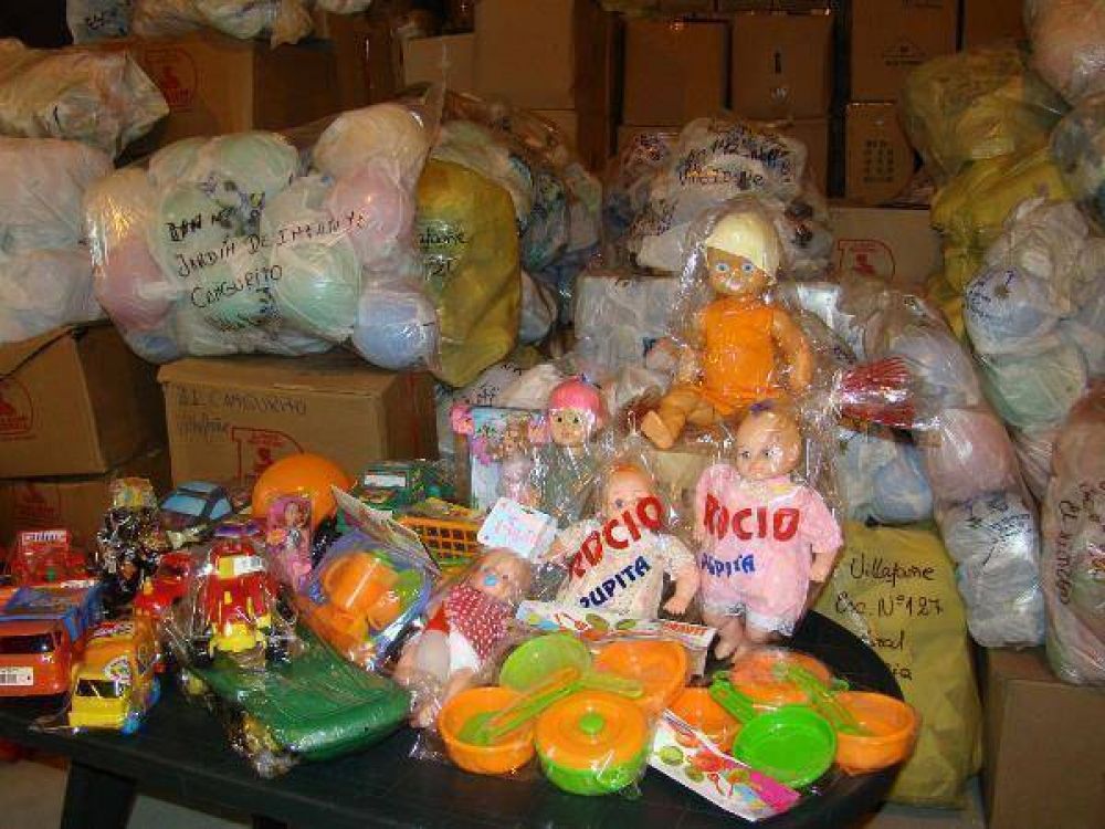 El domingo 17 el gobierno distribuir� m�s de 220 mil juguetes a los ni�os