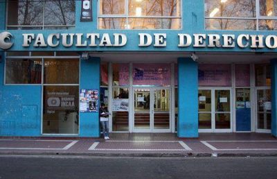 Alumnos exigen soluci�n a problemas con becas universitarias