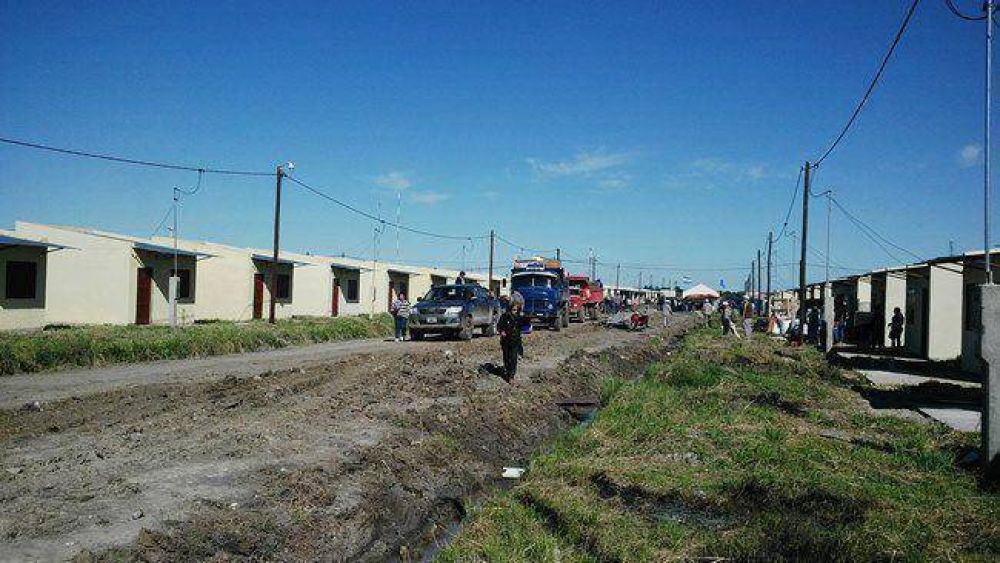 Entregan m�dulos para unas 188 familias formose�as en el 7 de Mayo