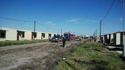 Entregan m�dulos para unas 188 familias formose�as en el 7 de Mayo