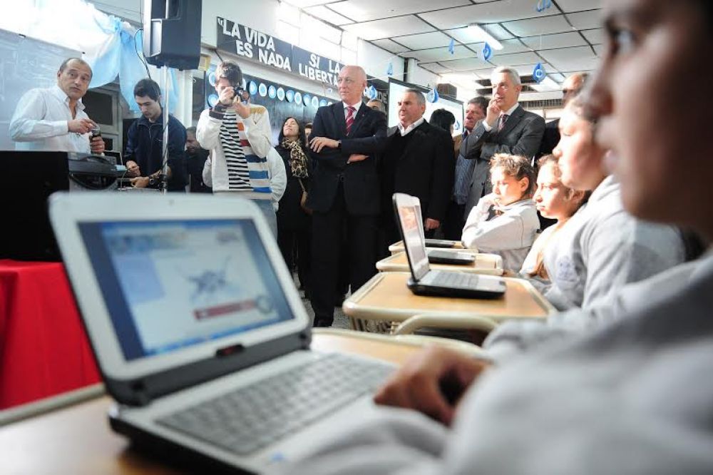 Es un orgullo que todas las escuelas de Villa Constitucin tengan aulas digitales