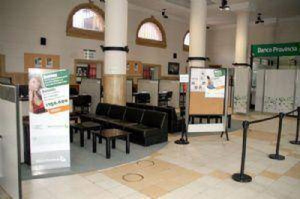 Alto nivel de acatamiento al paro en los bancos locales