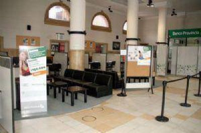 Alto nivel de acatamiento al paro en los bancos locales