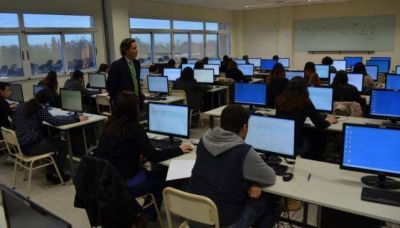 Primer turno de examen para entrar a la Muni