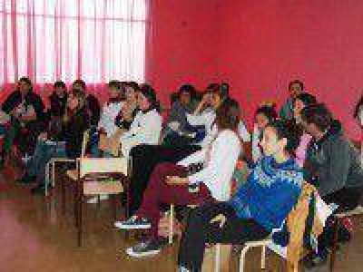 Se realiz� una reuni�n para ofrecer la jornada extendida a las escuelas seleccionadas