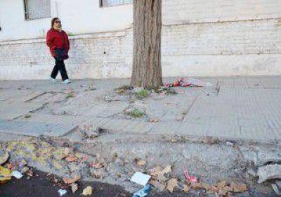 Ya intimaron a 90 vecinos por tener sus veredas rotas 